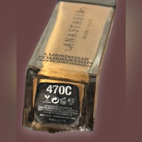 Anastasia Beverly Hills luminous foundation and lose setting powder - Picture 2 of 4